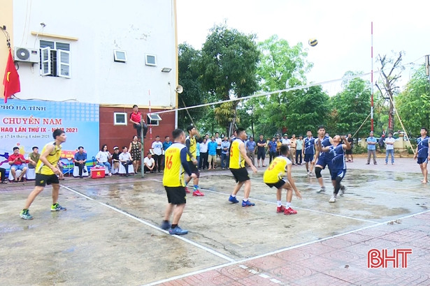150 VĐV tranh tài bóng chuyền nam Đại hội TDTT thành phố Hà Tĩnh