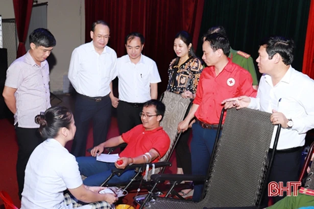 Thu về 240 đơn vị máu trong ngày hội “Giọt máu hồng tình nguyện” ở Nghi Xuân