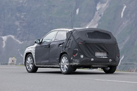 Hyundai Kona 2024 lộ diện trên đường thử với thiết kế đèn LED giống Staria
