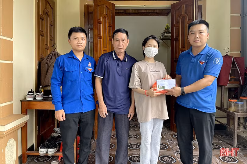 Tuổi trẻ Hương Sơn sôi nổi ra quân chiến dịch tình nguyện hè