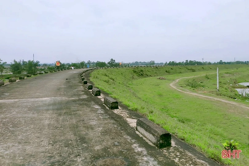 Hà Tĩnh tích cực đầu tư, nâng cấp đê, giữ gìn sản xuất như lời Bác dặn