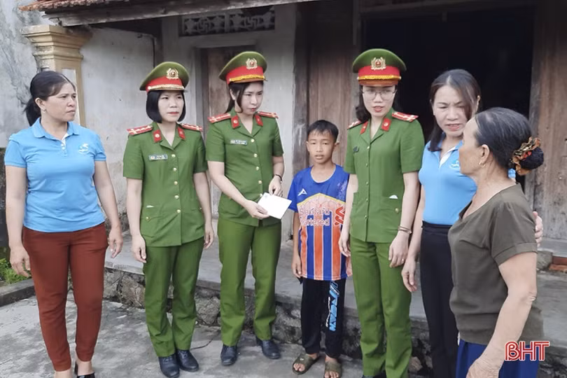 Các cấp hội phụ nữ Hà Tĩnh tặng 1.293 suất quà cho trẻ em có hoàn cảnh khó khăn