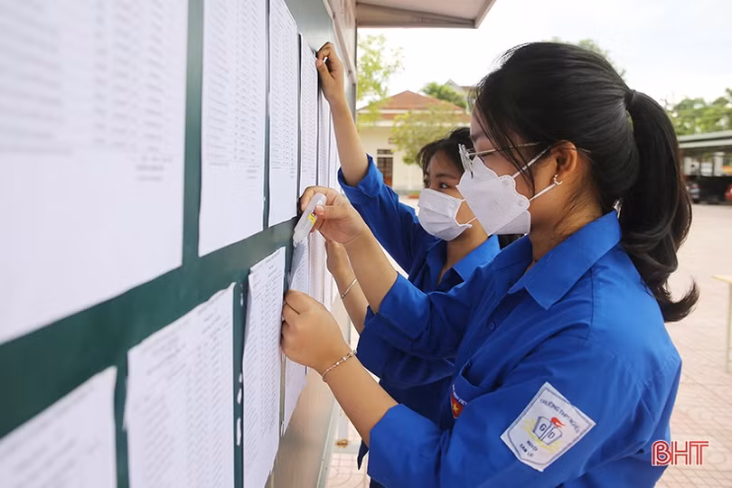 Hà Tĩnh triển khai các đội tình nguyện tiếp sức mùa thi tại 36 điểm thi vào lớp 10 THPT