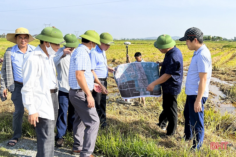 Hoàn tất bàn giao mốc lộ giới giải phóng mặt bằng cao tốc Bắc - Nam, đoạn Bãi Vọt - Hàm Nghi qua Đức Thọ