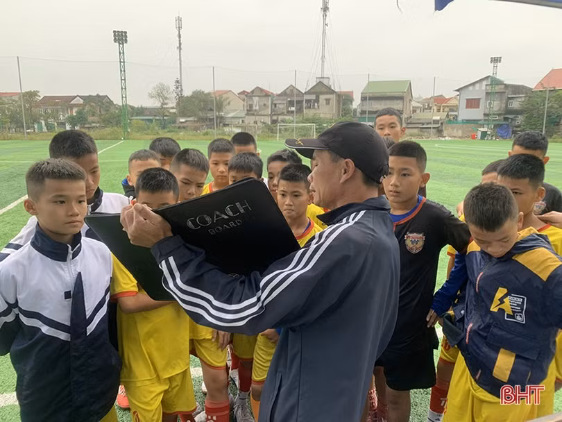 U13 Hồng Lĩnh Hà Tĩnh thắng trận thứ 3 liên tiếp tại vòng loại Giải Bóng đá Thiếu niên toàn quốc