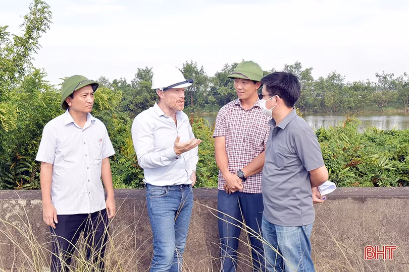 Đoàn công tác ADB khảo sát thực địa phát triển đô thị thích ứng biến đổi khí hậu