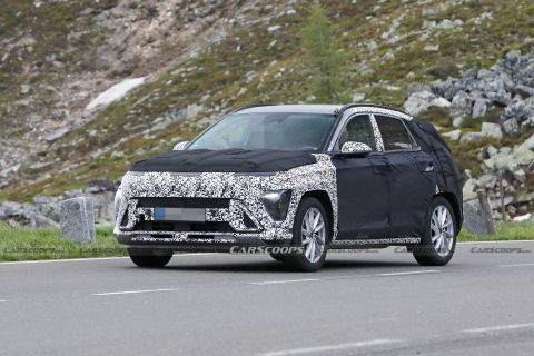 Hyundai Kona 2024 lộ diện trên đường thử với thiết kế đèn LED giống Staria