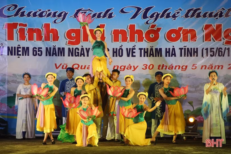 Lắng đọng chương trình nghệ thuật “Hà Tĩnh ghi nhớ ơn Người”