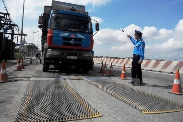 Mở đợt cao điểm một tháng kiểm tra, xử lý xe chở hàng quả tải hình ảnh 1 Mở đợt cao điểm một tháng kiểm tra, xử lý xe chở hàng quá tải