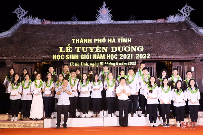 TP Hà Tĩnh tuyên dương 129 học sinh giỏi năm học 2021 - 2022