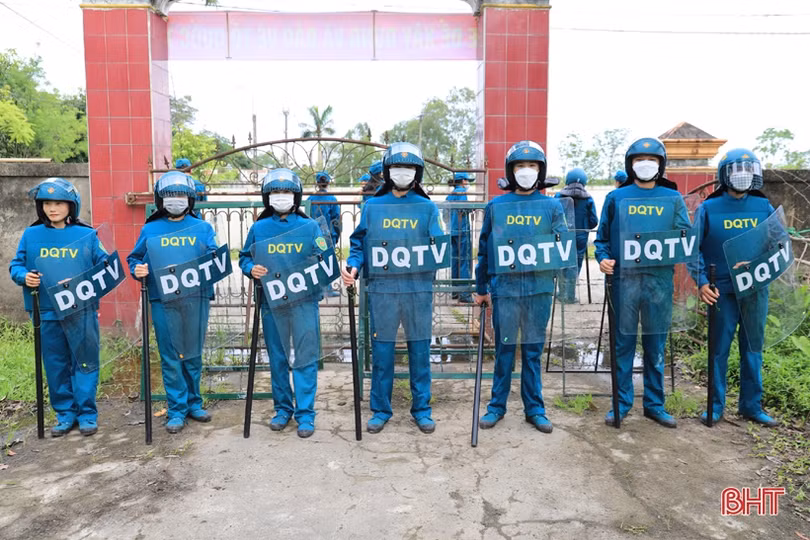 Xem “chiến sỹ sao vuông” thực hành khả năng chiến đấu