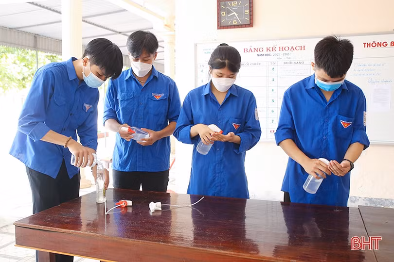 Hà Tĩnh triển khai các đội tình nguyện tiếp sức mùa thi tại 36 điểm thi vào lớp 10 THPT