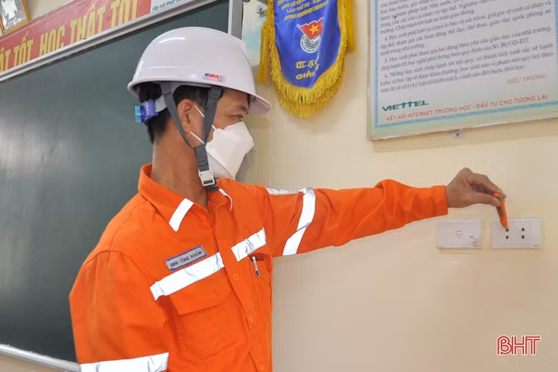 Điện lực Hà Tĩnh: Không để gián đoạn nguồn điện phục vụ các kỳ thi