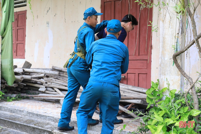 Xem “chiến sỹ sao vuông” thực hành khả năng chiến đấu