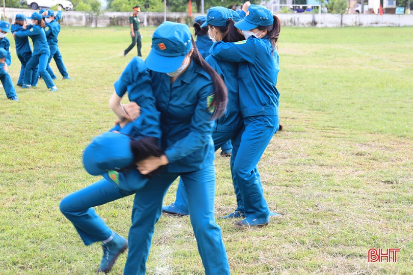 Xem “chiến sỹ sao vuông” thực hành khả năng chiến đấu