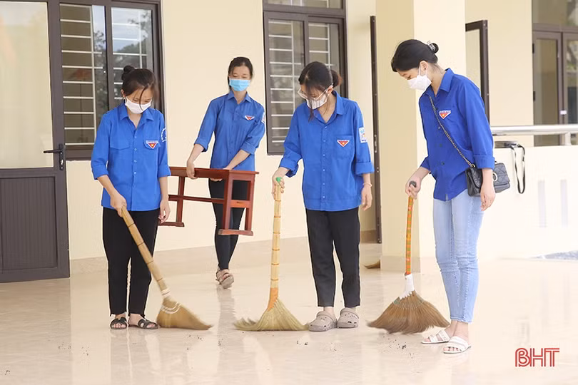 Hà Tĩnh triển khai các đội tình nguyện tiếp sức mùa thi tại 36 điểm thi vào lớp 10 THPT