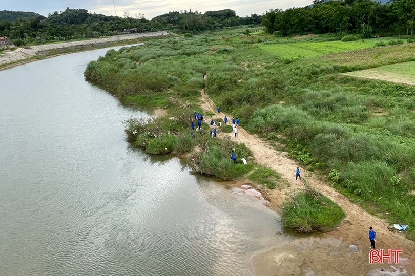 Tuổi trẻ Hương Sơn sôi nổi ra quân chiến dịch tình nguyện hè
