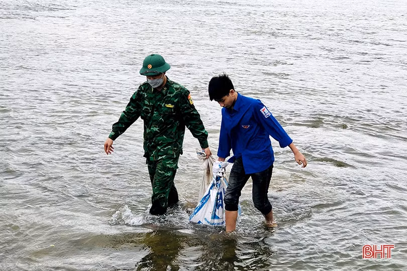 Tuổi trẻ Hương Sơn sôi nổi ra quân chiến dịch tình nguyện hè