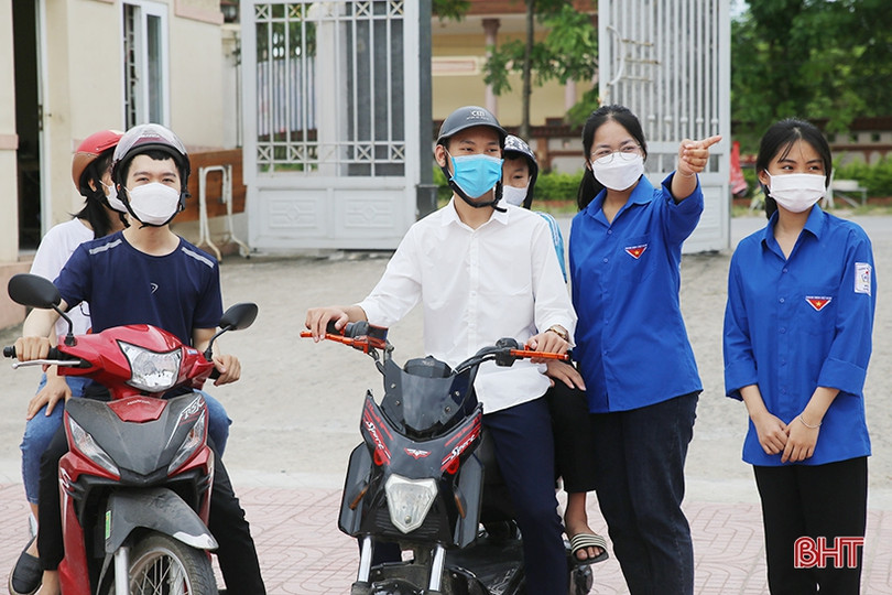 Hà Tĩnh triển khai các đội tình nguyện tiếp sức mùa thi tại 36 điểm thi vào lớp 10 THPT