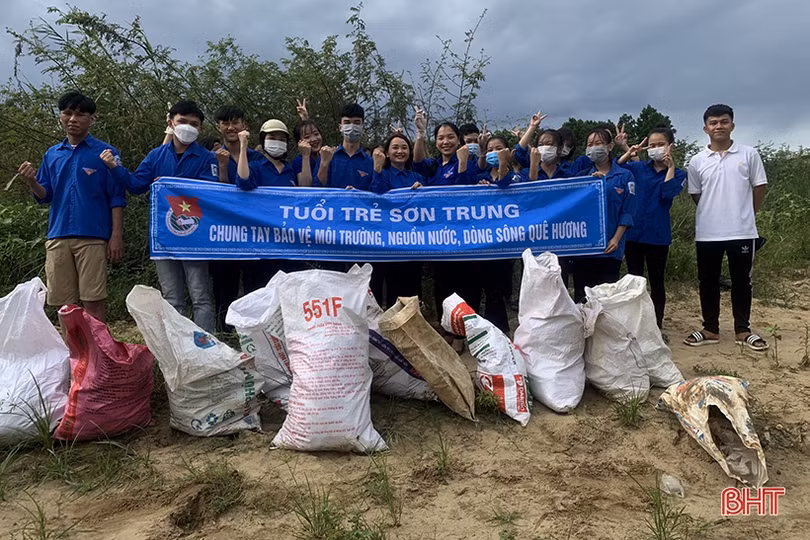 Tuổi trẻ Hương Sơn sôi nổi ra quân chiến dịch tình nguyện hè