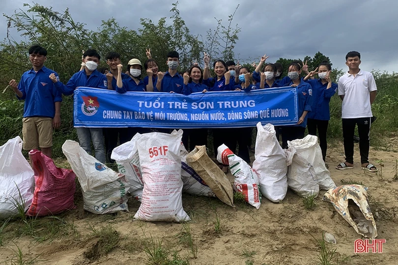 Tuổi trẻ Hương Sơn sôi nổi ra quân chiến dịch tình nguyện hè