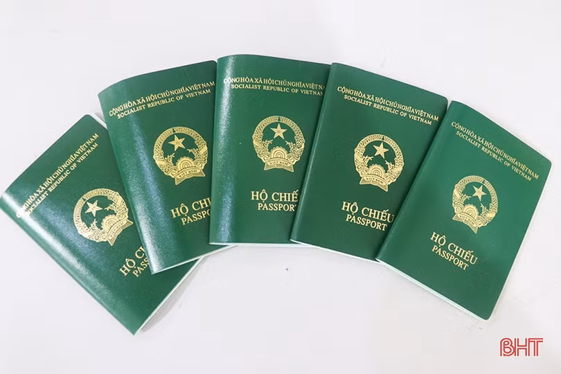 Tạm dừng cấp hộ chiếu phổ thông cho công dân từ 1/6, trừ trường hợp cấp bách