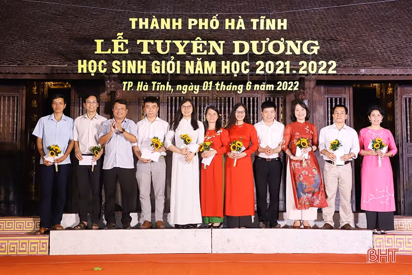TP Hà Tĩnh tuyên dương 129 học sinh giỏi năm học 2021 - 2022