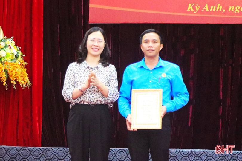 Trao giải cuộc thi “Tìm hiểu pháp luật về lao động và bảo hiểm xã hội”