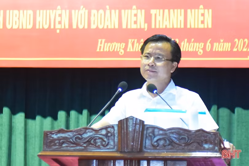 Lãnh đạo huyện Hương Khê đối thoại với hơn 200 đoàn viên, thanh niên