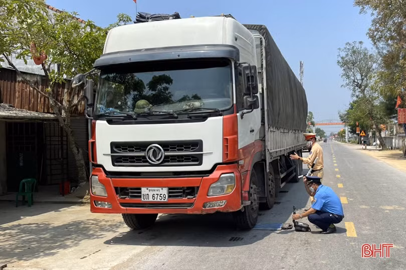 Hà Tĩnh: Xử phạt 311 phương tiện vi phạm vận tải hàng hóa số tiền gần 2,3 tỷ đồng