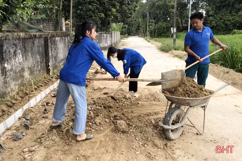 Tuổi trẻ Hương Sơn sôi nổi ra quân chiến dịch tình nguyện hè