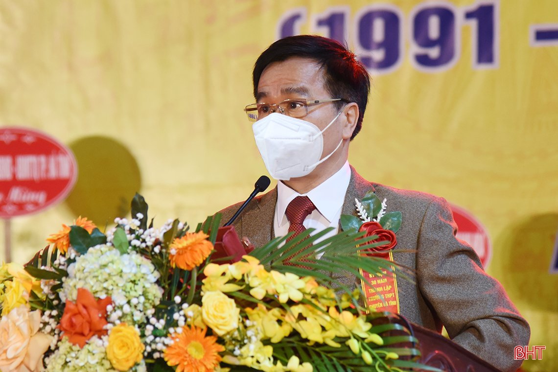 Trường THPT Chuyên Hà Tĩnh kỷ niệm 30 năm thành lập