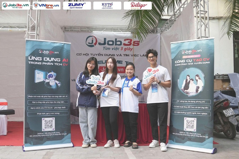 Tại UEB Job Fair 2024, sinh viên nhận hàng nghìn cơ hội việc làm hấp dẫn tuyen-dung-2-4485.jpg