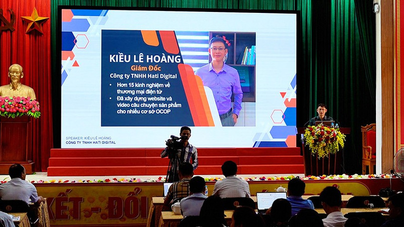 Giám đốc Công ty Hati Digital tập huấn cho các doanh nghiệp về thương mại điện tử 2-hoi-thao-tap-huan-thuong-mai-dien-tu-6810.jpg