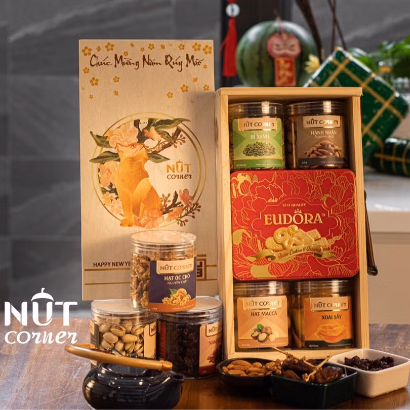 nut-corner-4-4330.jpg