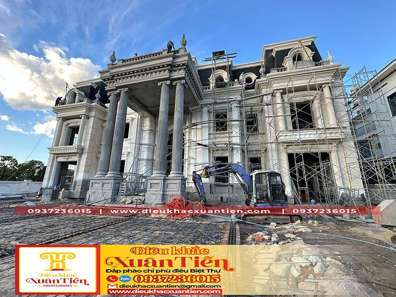 Ảnh đắp phào chỉ, đắp hoa văn phù điêu biệt thự tân cổ điển đẳng cấp do nghệ nhân Huế - Điêu Khắc Xuân Tiễn thực hiện bao-gia-3.jpg
