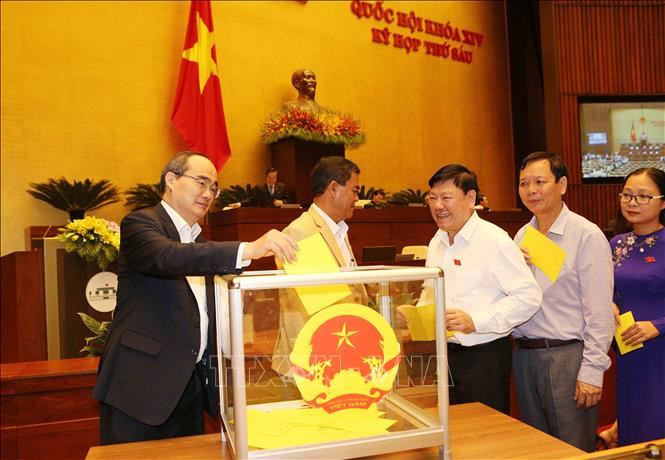 Những hình ảnh đại biểu Quốc hội bỏ phiếu bầu Chủ tịch nước