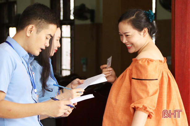 14 lô đất ở Thạch Hưng được đấu giá hơn 15,6 tỷ đồng