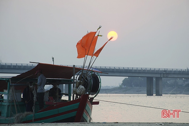 Ngắm mặt trời hoàng hôn tuyệt đẹp trên quê hương Hà Tĩnh