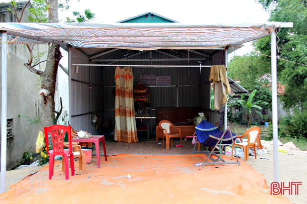 Các nhà hảo tâm hỗ trợ hộ nghèo ở Xuân Thành