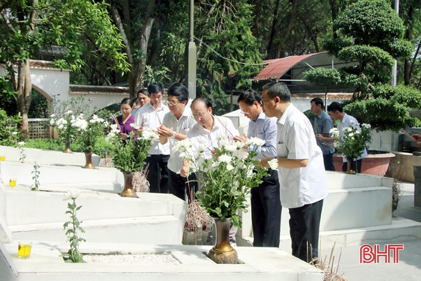 Thành công của Hà Tĩnh là kinh nghiệm cho Quảng Bình về xây dựng NTM