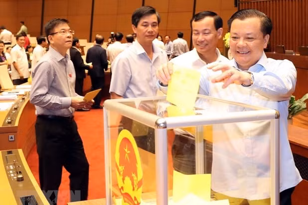 Lấy phiếu tín nhiệm lãnh đạo: Không “chấm điểm” chỉ theo báo cáo!