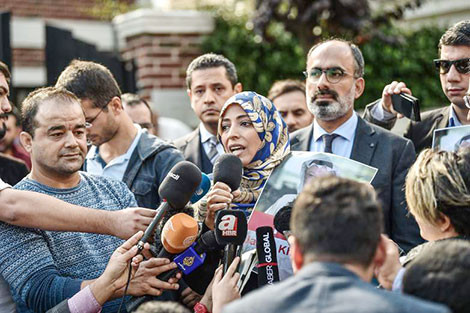 Khá nhiều nhà hoạt động nhân quyền lên tiếng về vụ việc này. Chết trong cạm bẫy