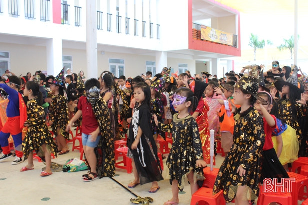 “Vượt qua nỗi sợ hãi” - thông điệp từ lễ hội Halloween iSchool Hà Tĩnh