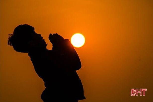 Ngắm mặt trời hoàng hôn tuyệt đẹp trên quê hương Hà Tĩnh