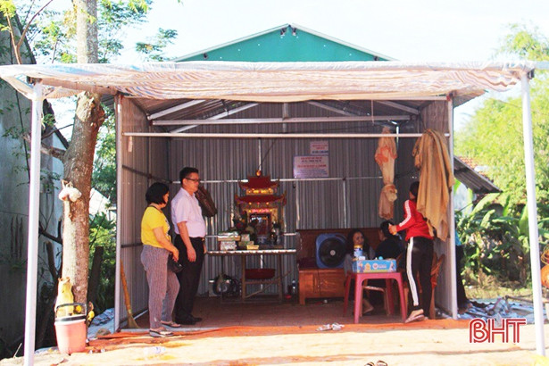 Hiệp hội Doanh nghiệp Hà Tĩnh tặng quà gia đình khó khăn