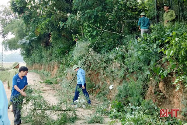 15 ngày cao điểm, nông dân Vũ Quang góp 1.500 ngày công làm NTM