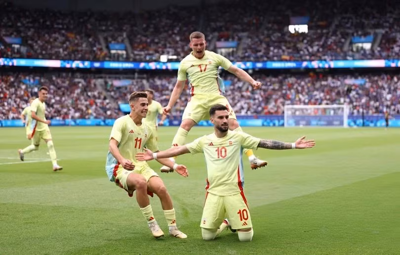 Olympic Tây Ban Nha đang bay cao ngay trên sân nhà của Pháp.