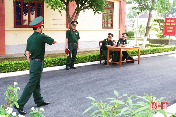 Kiểm tra nhiệm vụ quân sự, quốc phòng tại các cơ quan, đơn vị