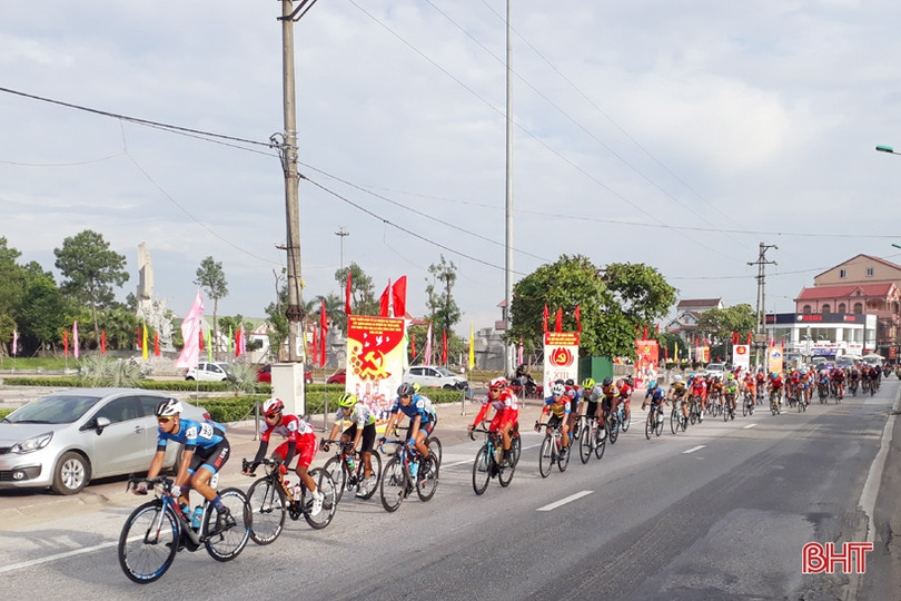 Cúp truyền hình TP Hồ Chí Minh đua chặng 2, qua Hà Tĩnh sáng nay